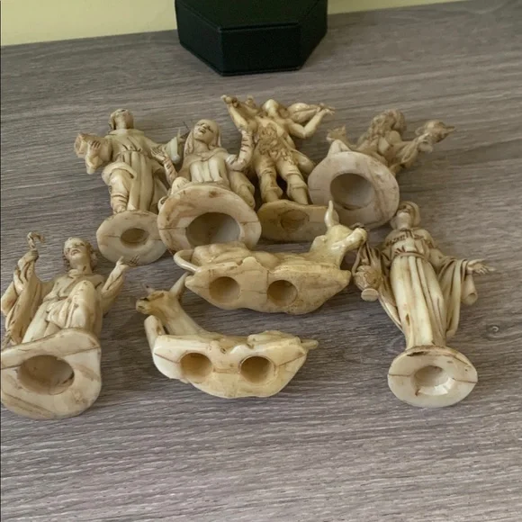 Vintage Nativity Scene - Picture 9 of 10